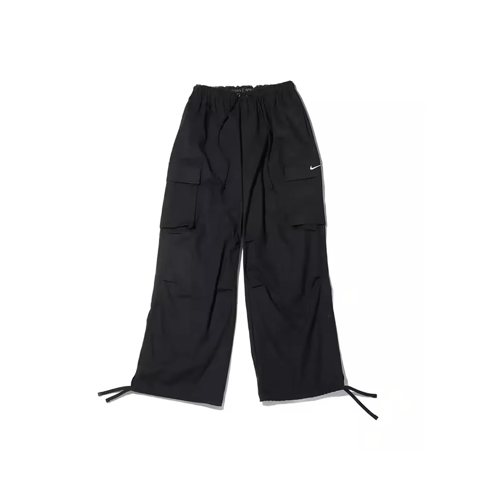 Брюки Nike Black вид спереди, демонстрация классического кроя