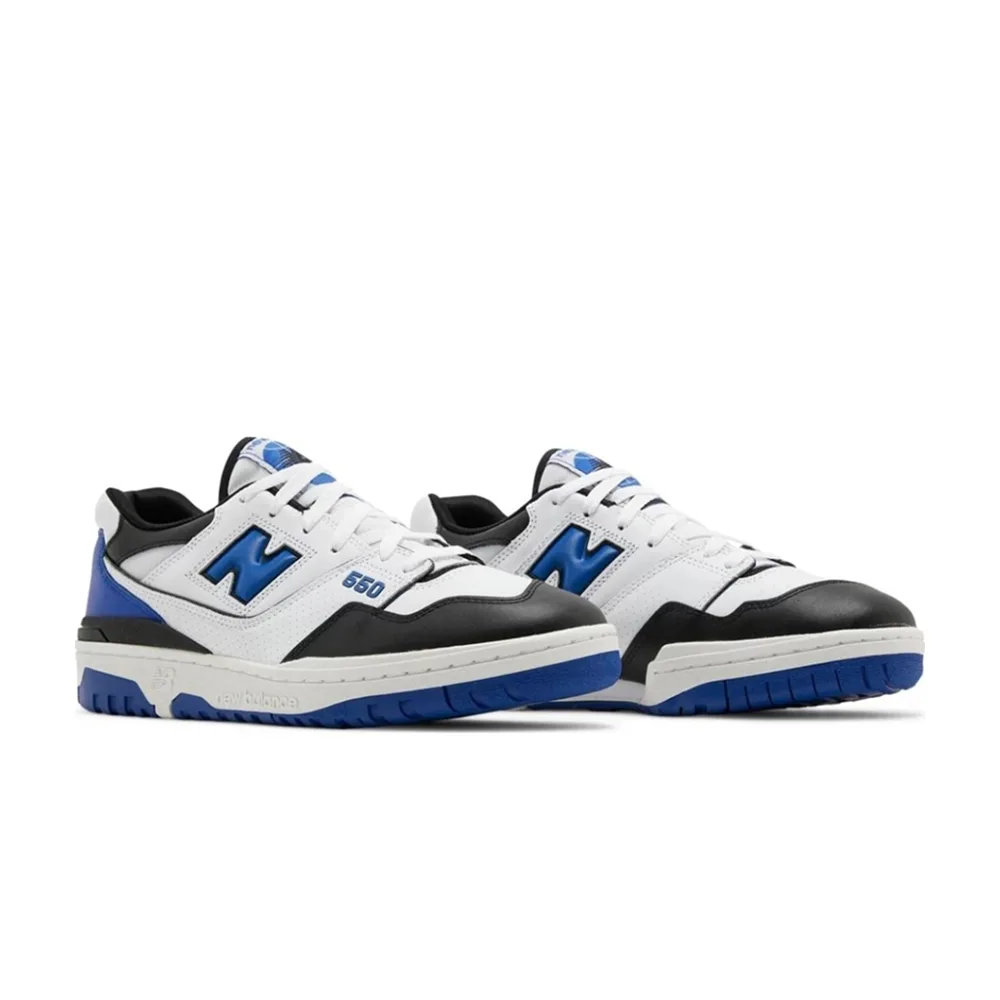 Кроссовки New Balance 550 в уличном стиле