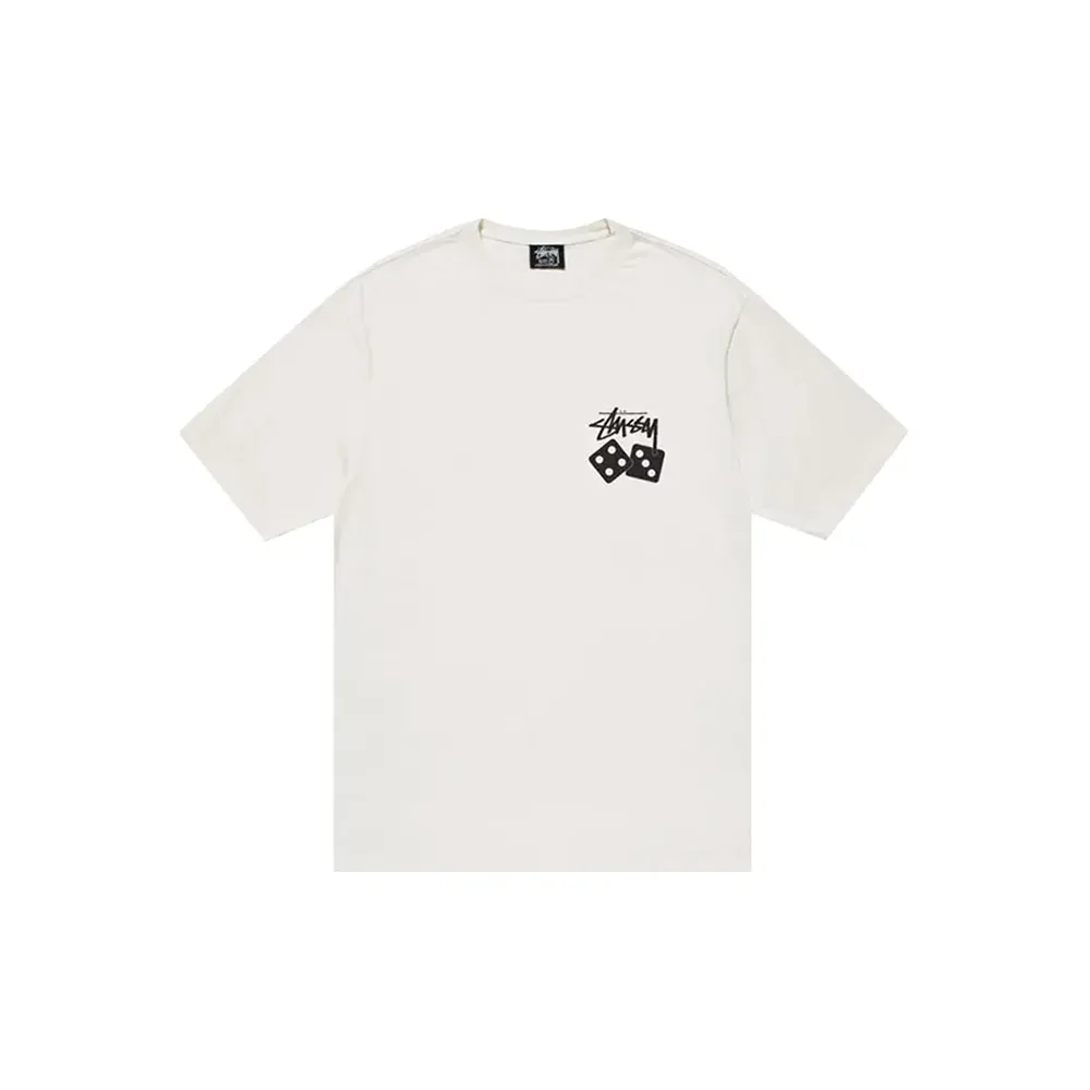 Натурально-белая футболка Stussy с кубиками на груди. Ракурс спереди: минимальный дизайн, акцент на мягкой и легкой ткани