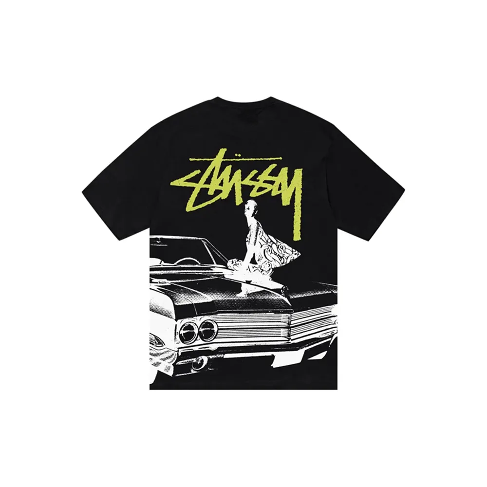 Стильная футболка Stussy в черном цвете, крупный план логотипа, качественная печать на мягкой ткани