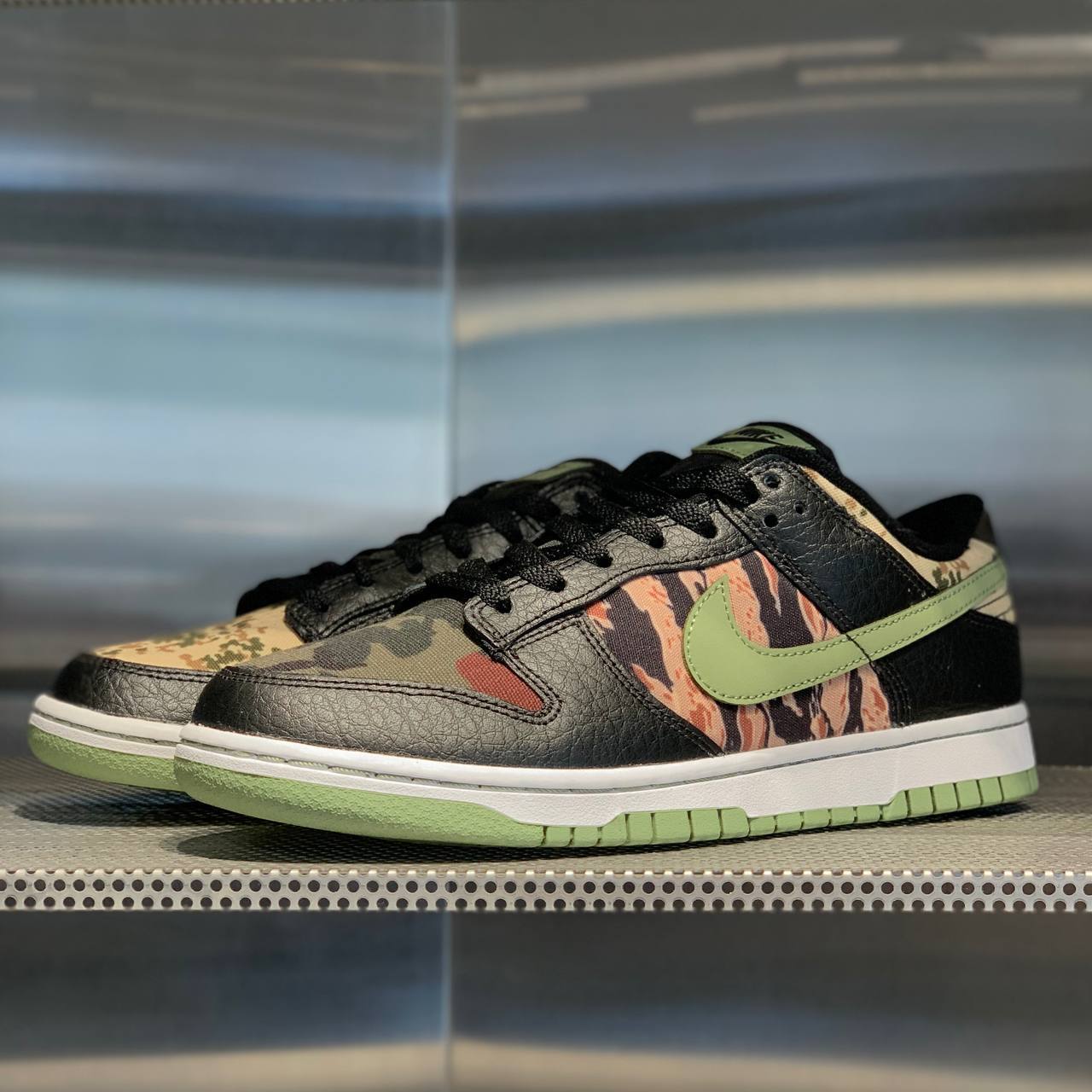 Кроссовки Nike Dunk low