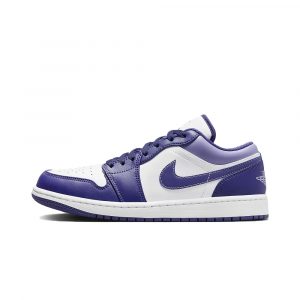 Кроссовки Nike Jordan 1 Low фиолетовые, вид сбоку