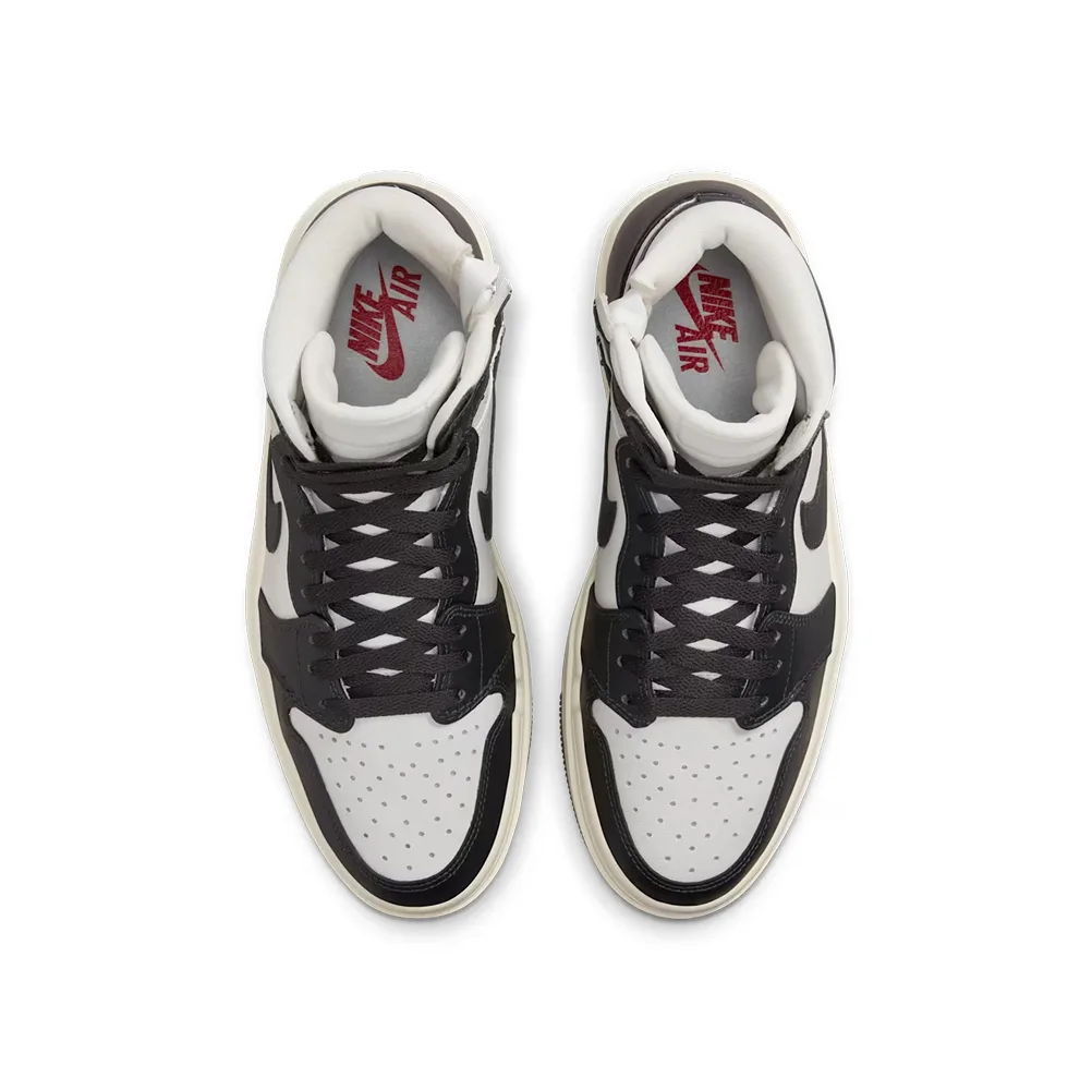 Кроссовки Jordan 1 Elevate на ноге, белый платформенный силуэт