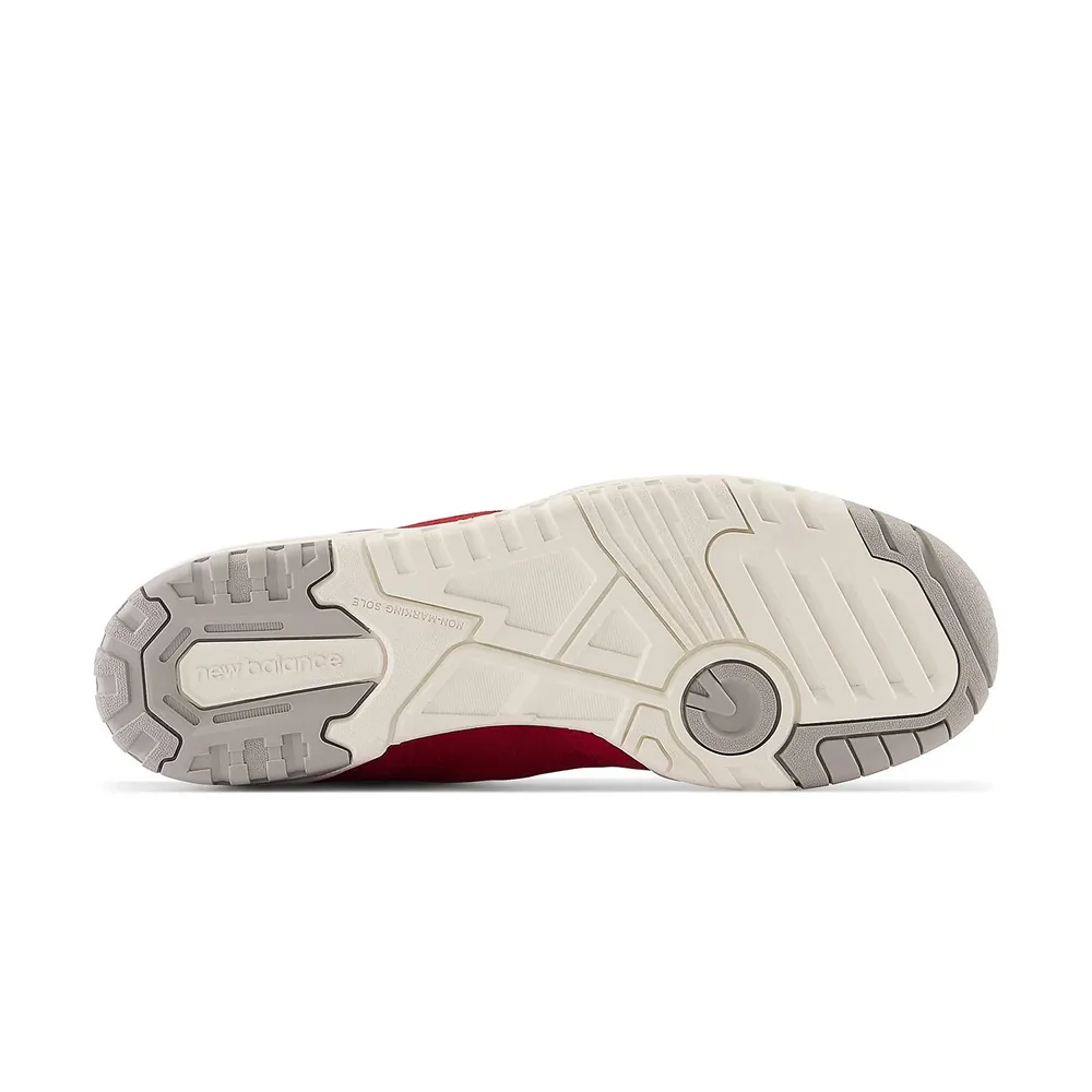 Кроссовки New Balance 550 красные из замша
