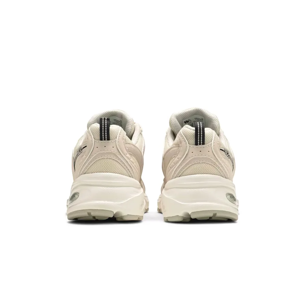 Элегантные New Balance 530 Ivory: вид сзади, айвори-оттенок, легкая конструкция с комфортной амортизацией