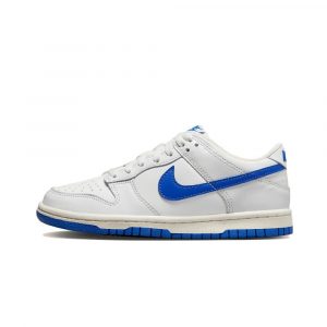 Детские кроссовки Nike Dunk Low бело-голубые, вид сбоку