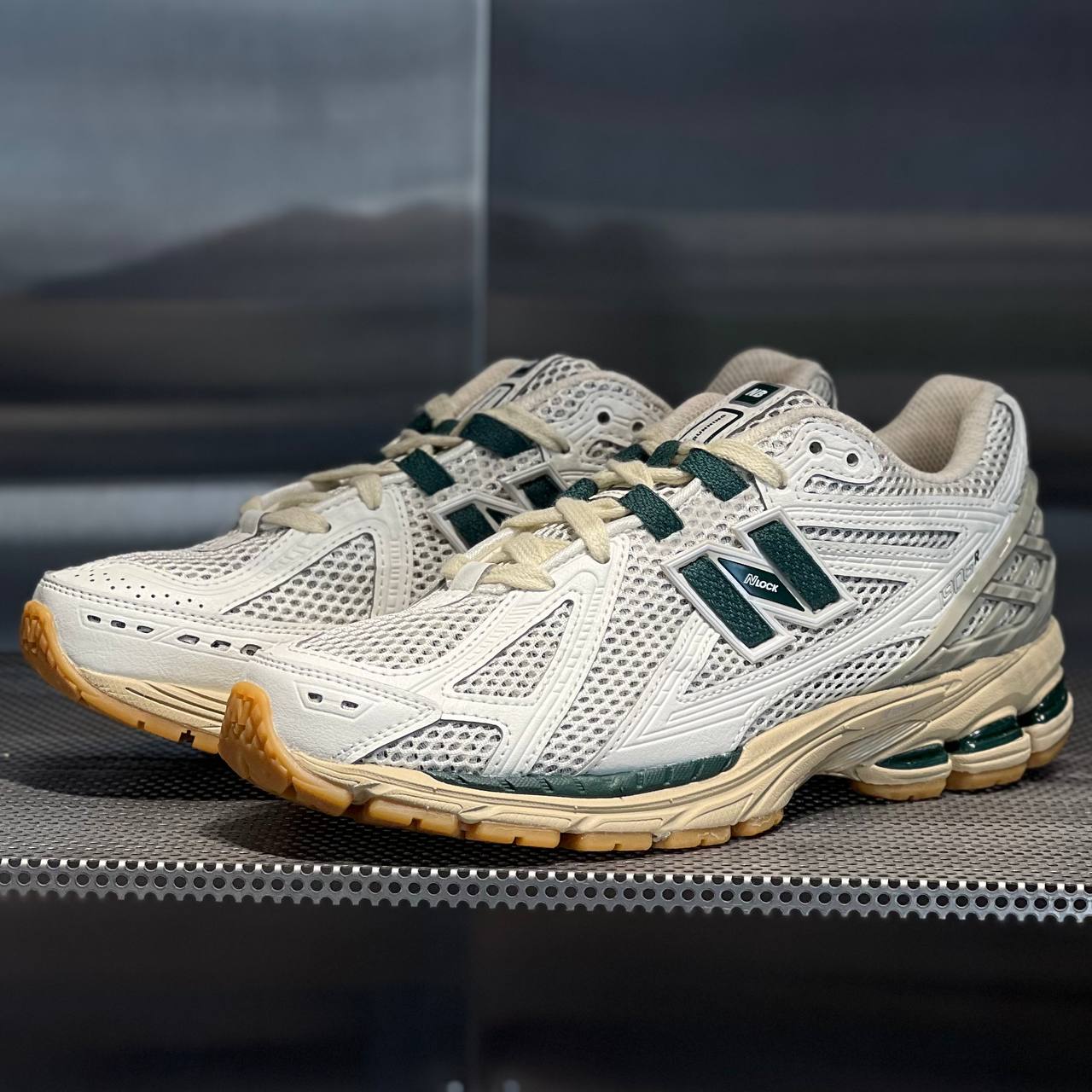 Кроссовки New Balance 1906R