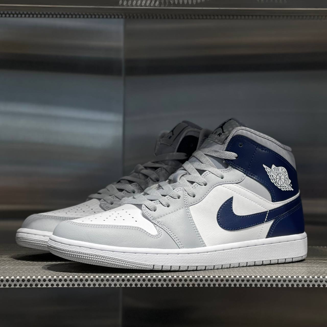 Кроссовки Nike Jordan 1 mid
