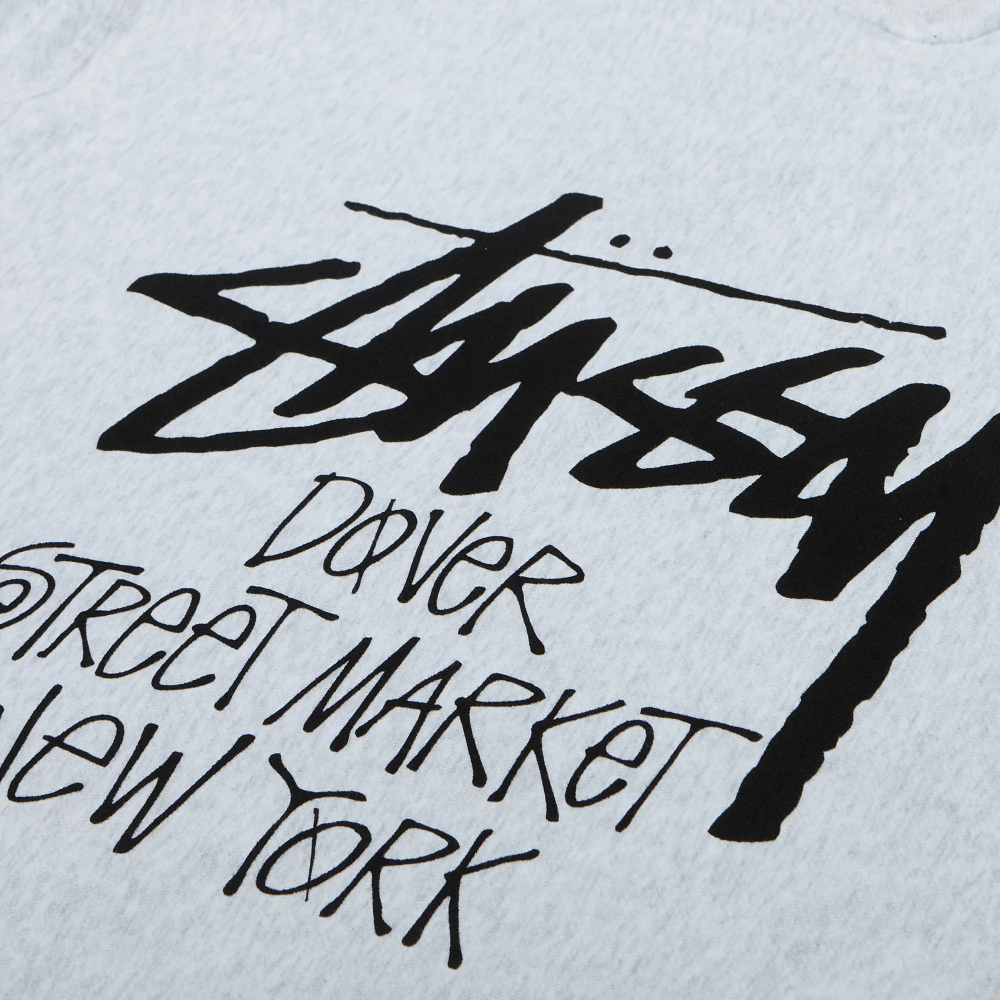 Свитшот Stussy Dover Street Market New York Crewneck Ash Heather 3913819-ASHHEA