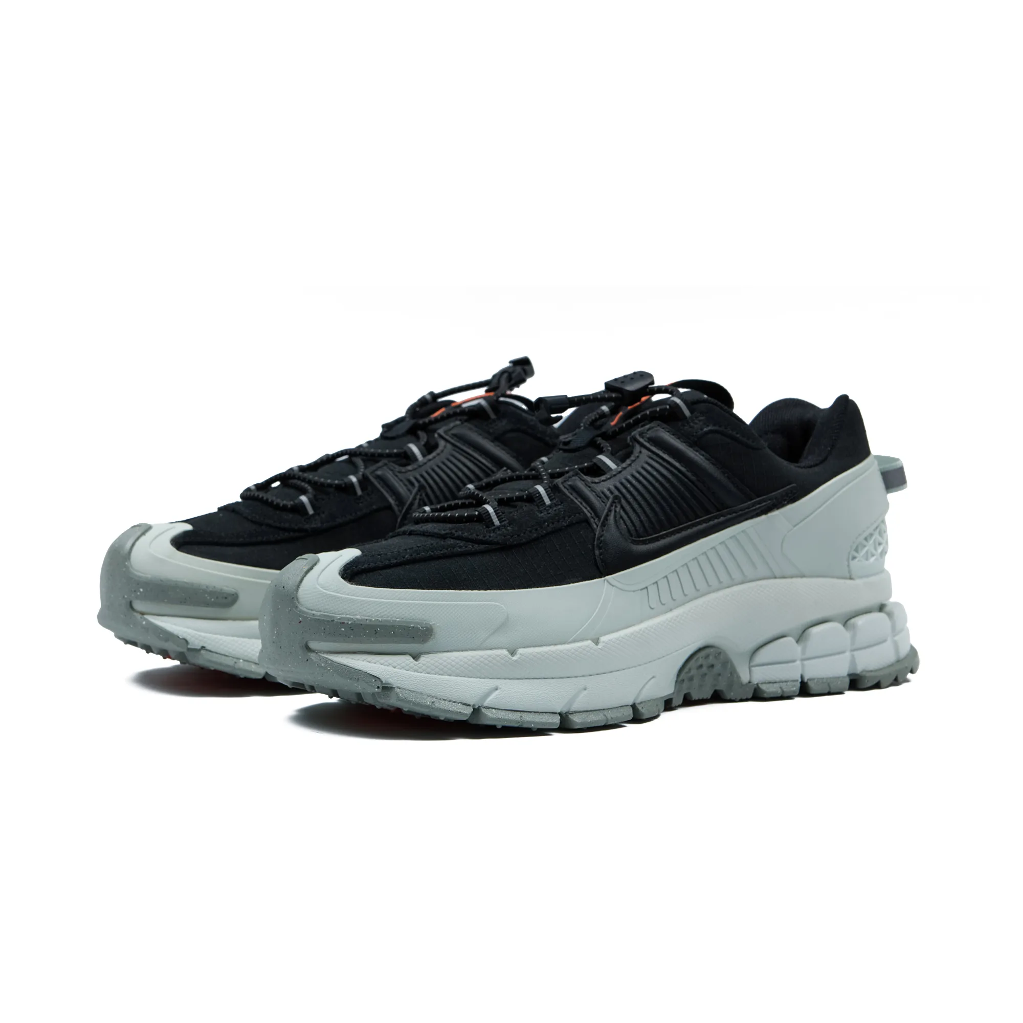 Кроссовки Nike Zoom Vomero 5 Roam 'Black Light Silver'