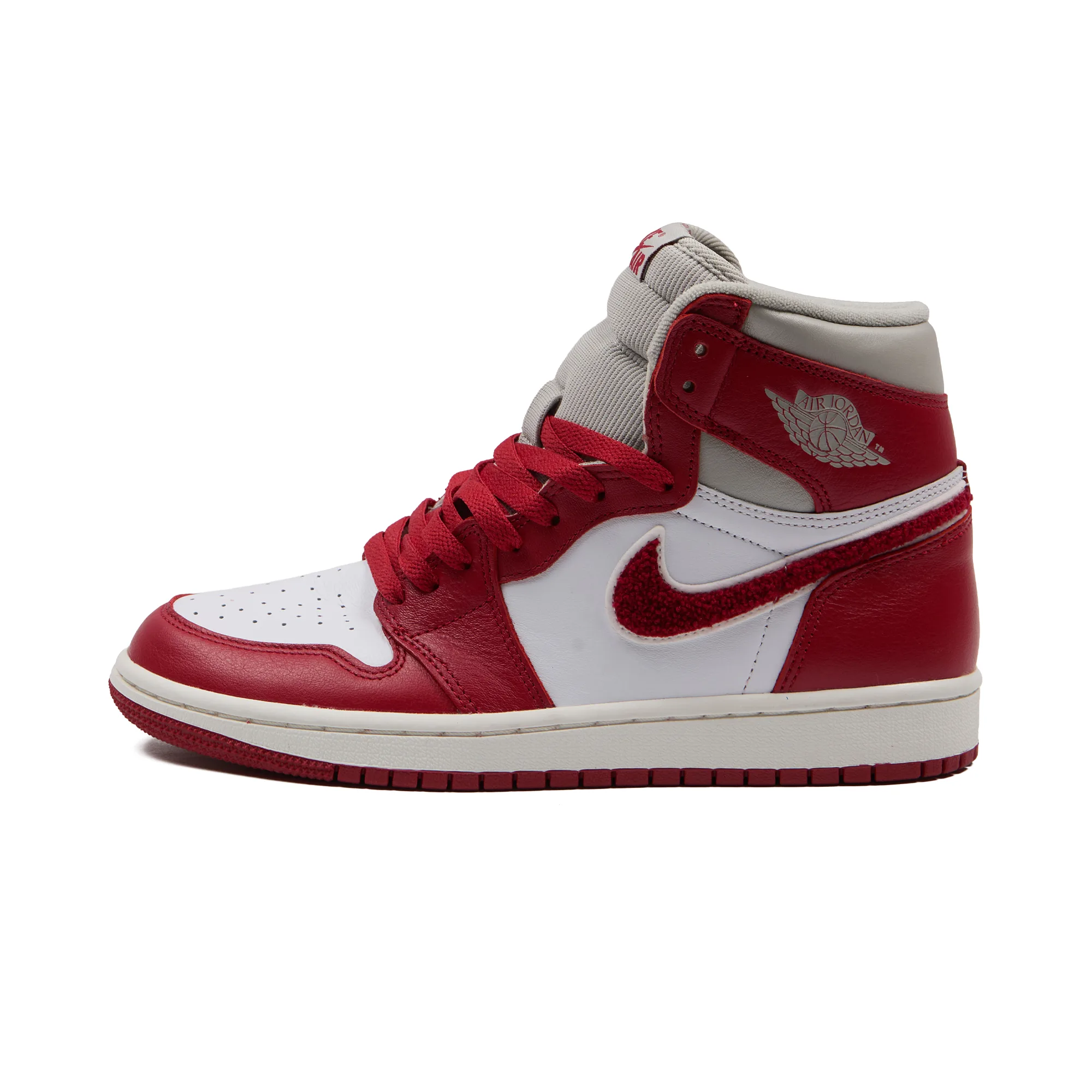 Кроссовки Nike Air Jordan 1 Retro High OG 'Newstalgia' (W)