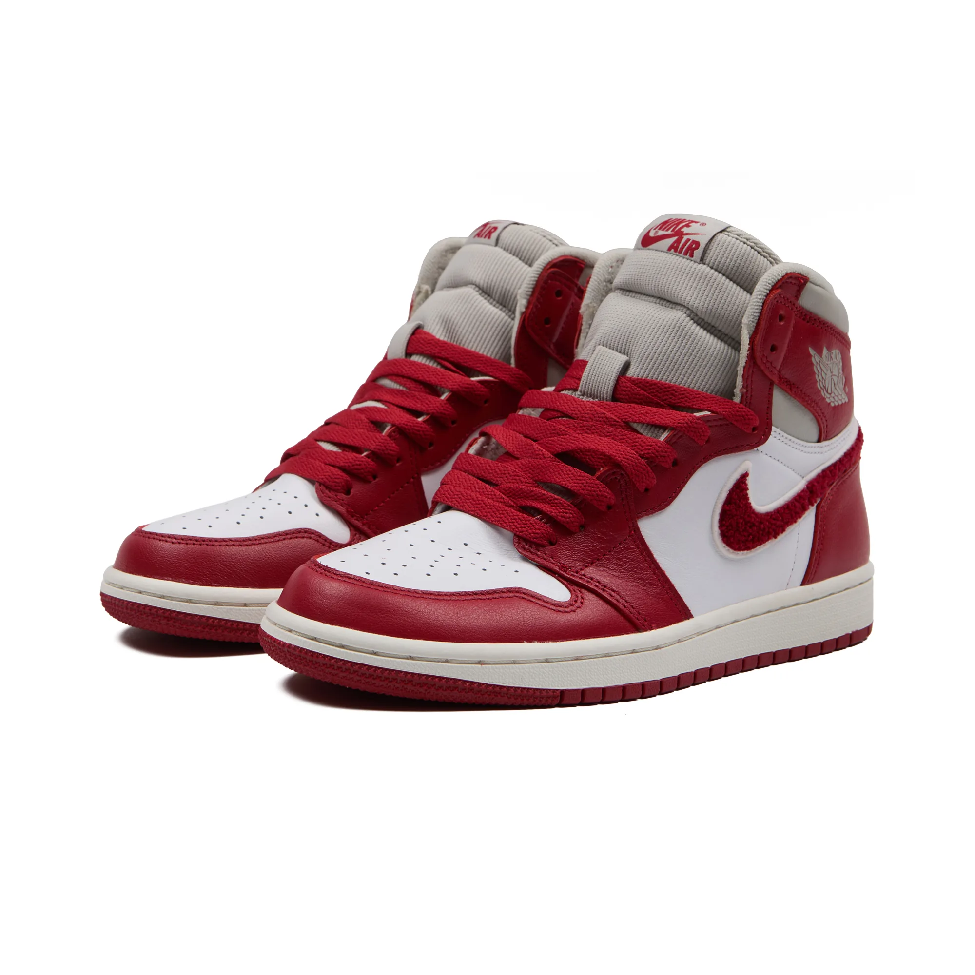 Кроссовки Nike Air Jordan 1 Retro High OG 'Newstalgia' (W)