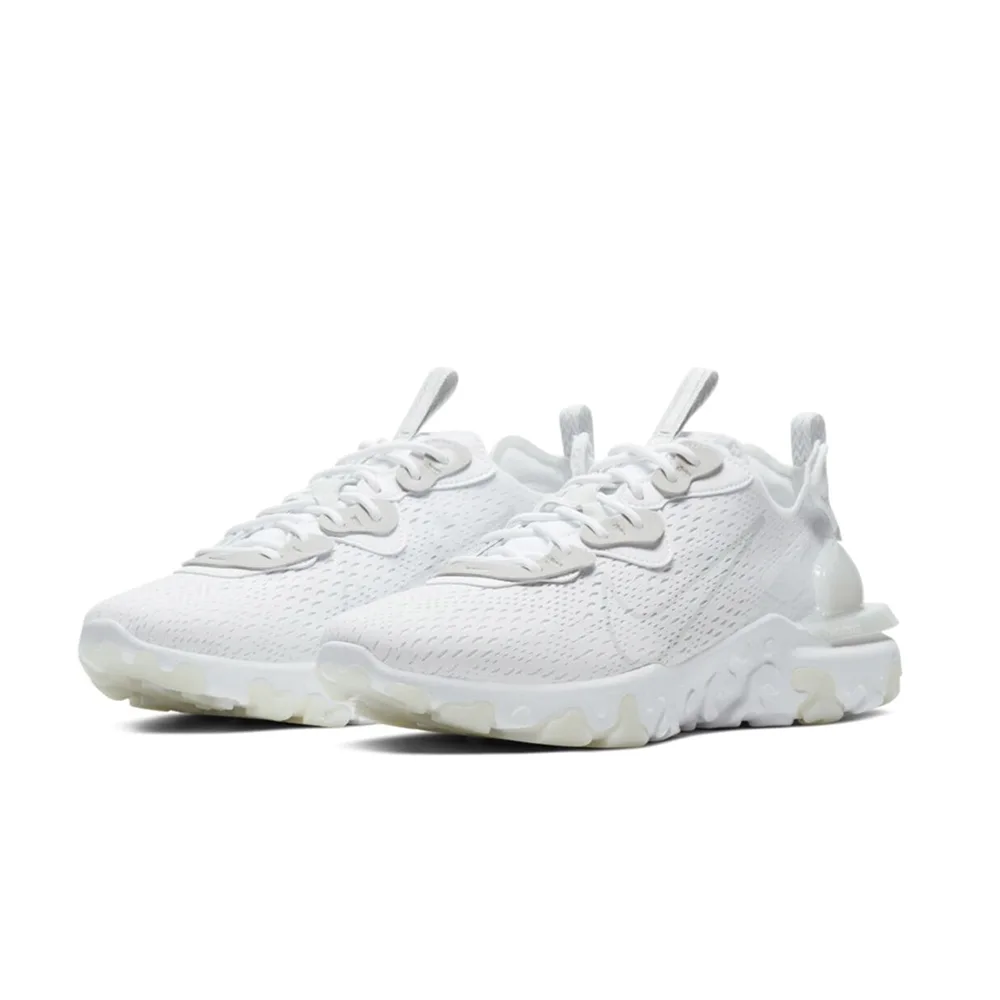 Nike React Vision с серыми деталями. Уникальная подошва и мягкость обещают непревзойдённый комфорт каждый день