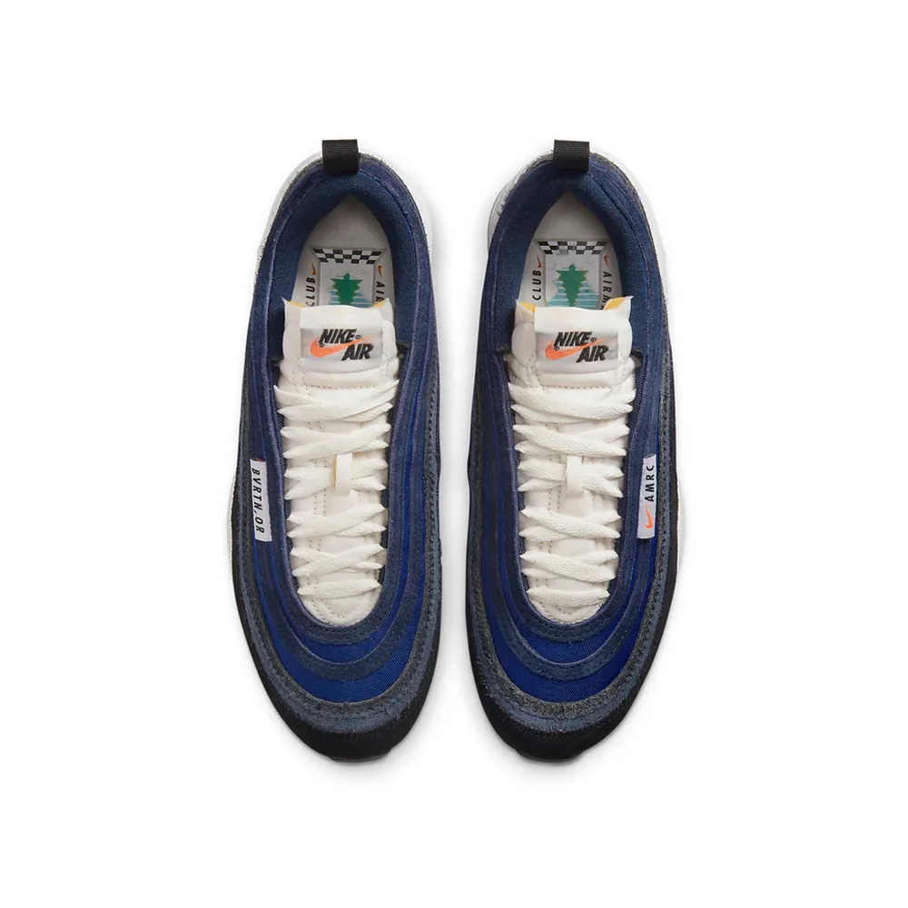 Чёрный верх с синими деталями и иконные линии. Стиль для бега и уличного образа