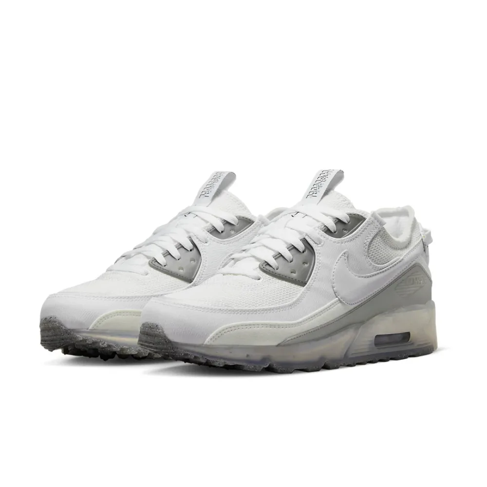 Кроссовки Nike Air Max Terrascape 90 бело-серого цвета, вид сбоку