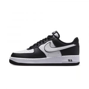 Кроссовки Nike Air Force 1 Low черно-белые с белым Swoosh, вид сбоку