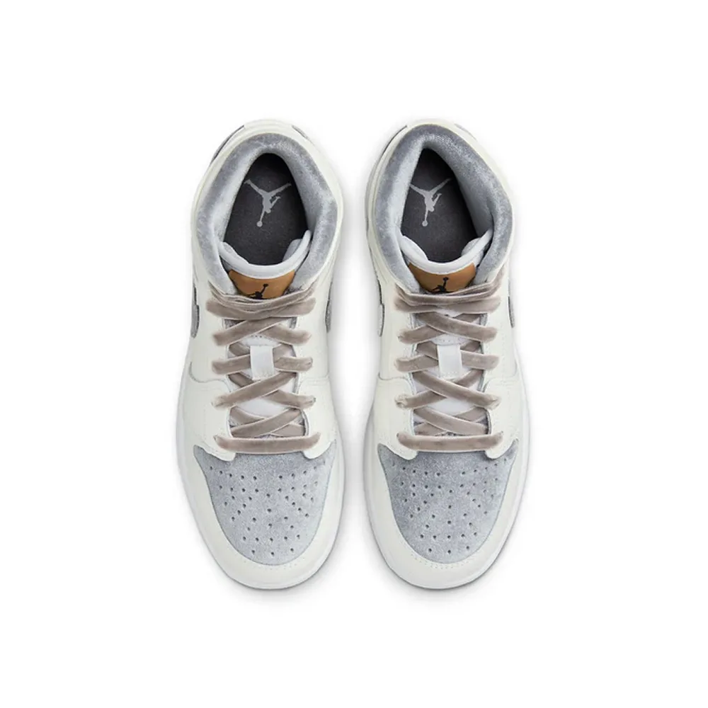 Кроссовки детские Nike Air Jordan 1 Mid SE Grey Velvet Toe (GS)