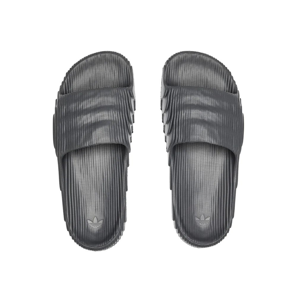 Современные сабо Adidas Adilette 22 серого цвета