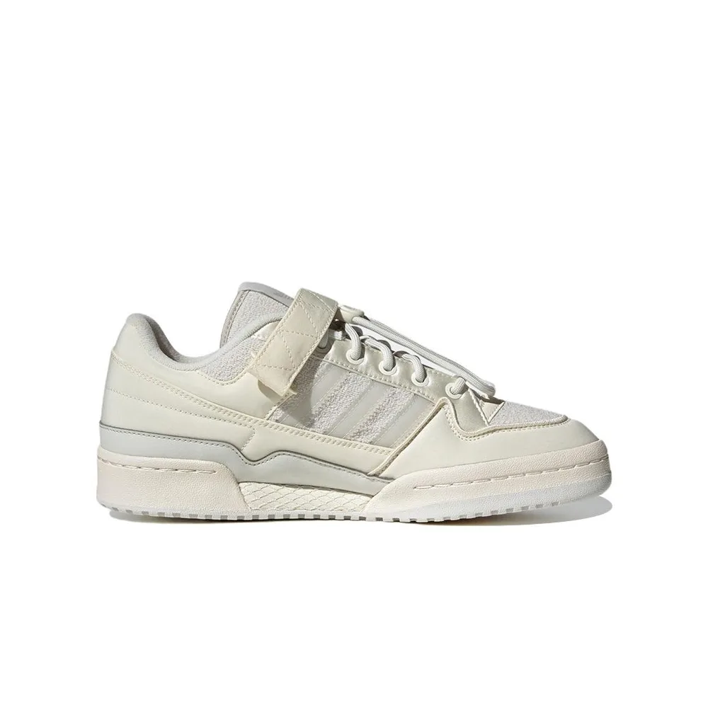 Кроссовки Forum low в зимнем стиле