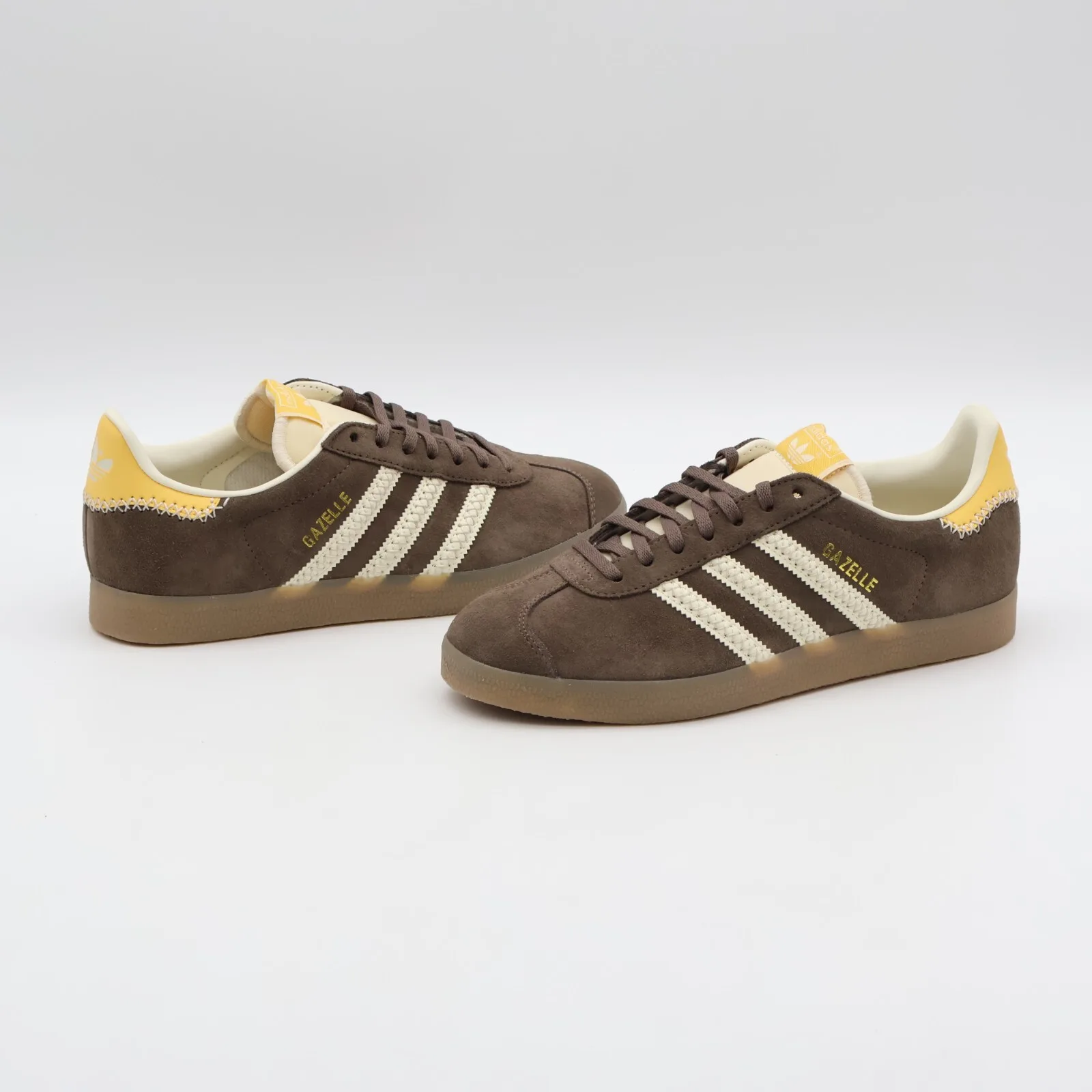 Кроссовки Adidas Gazelle 'Earth Strata / Cream White / Semi Spark'
