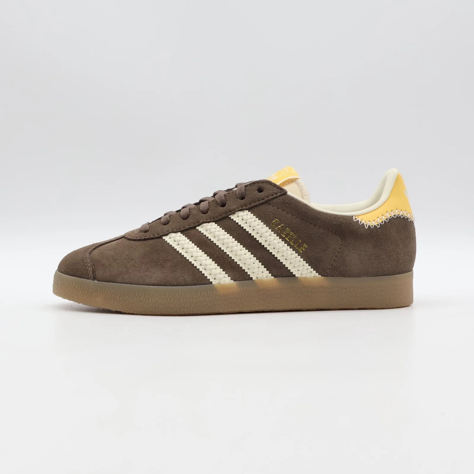 Кроссовки Adidas Gazelle 'Earth Strata / Cream White / Semi Spark'